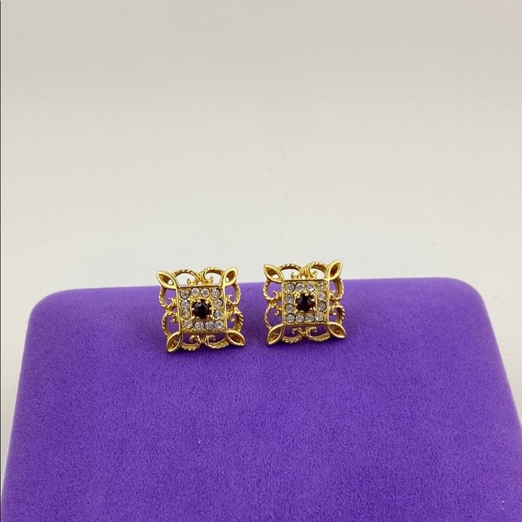 💛 Elegant Avon Gold and Silver Crystal Stud Earrings - Picture 2 of 5